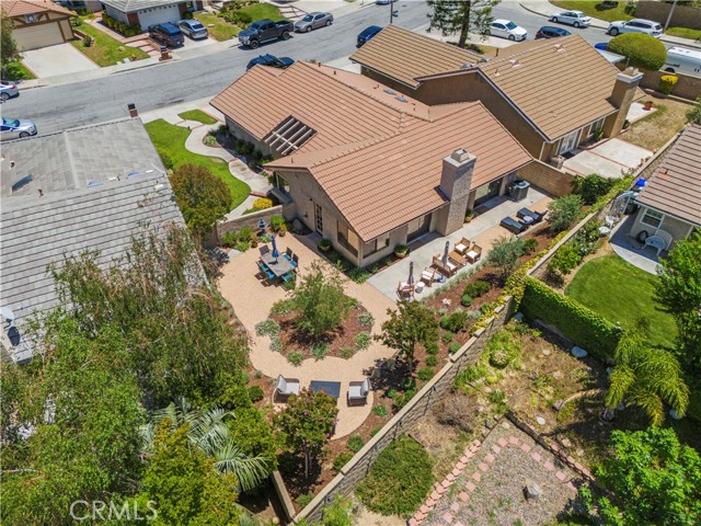 26175 Montolla Lane, Valencia CA: https://media.crmls.org/medias/55cdb704-70d8-4d07-adb5-febc8cba46da.jpg