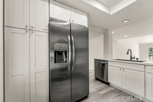 Detail Gallery Image 9 of 23 For 52 Sea Pine, Newport Beach,  CA 92660 - 2 Beds | 2 Baths