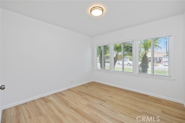 3rd bedroom with lots of windows.