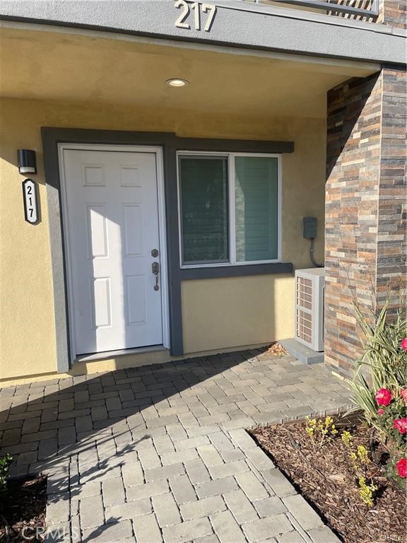 217 N. San Antonio Avenue, Upland CA: https://media.crmls.org/medias/55d06733-3601-40f9-8531-a01263423fc8.jpg