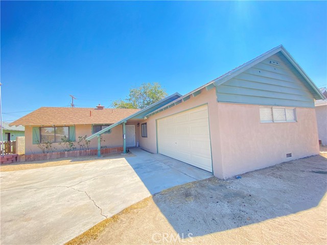 329 E Church Avenue, Ridgecrest CA: https://media.crmls.org/medias/55d0f598-a297-4660-abe8-636f91be34db.jpg