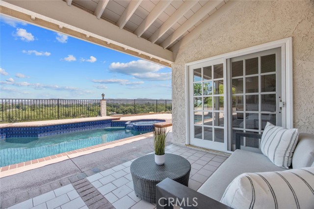 2039 Channelford Road, Westlake Village CA: https://media.crmls.org/medias/55d11675-6544-41f2-a919-add8294522cb.jpg