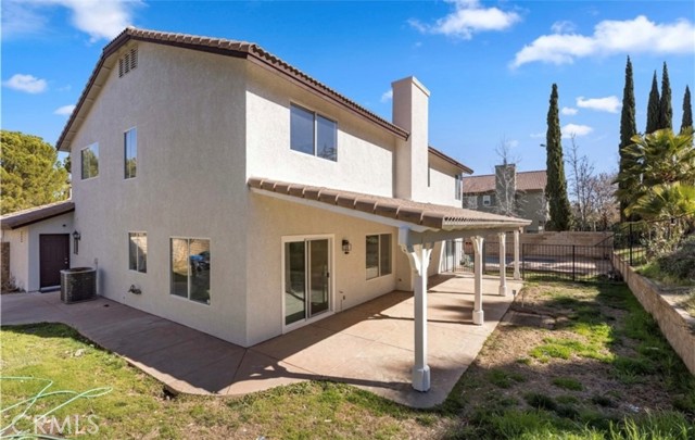 Detail Gallery Image 12 of 18 For 7304 Gila Ct, Palmdale,  CA 93551 - 5 Beds | 3 Baths