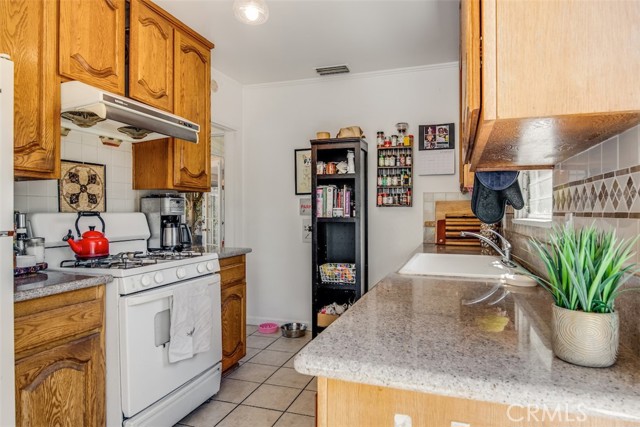 Detail Gallery Image 9 of 36 For 4603 Longridge, Sherman Oaks,  CA 91423 - 3 Beds | 2 Baths