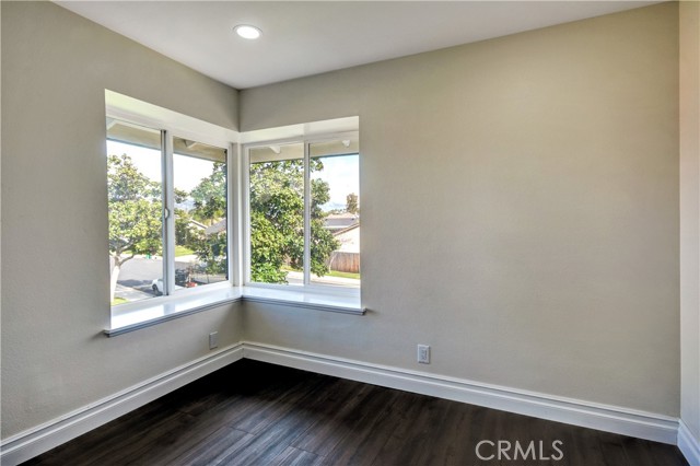 Detail Gallery Image 10 of 21 For 913 Bristol, San Dimas,  CA 91773 - 4 Beds | 2/1 Baths