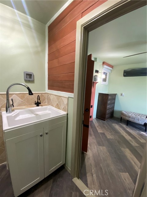 631 1/2 Benson Way, Thousand Oaks CA: https://media.crmls.org/medias/55d20948-daae-43d1-ad36-b9594197a31b.jpg