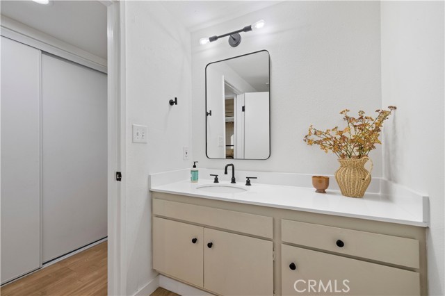 Detail Gallery Image 34 of 52 For 25457 via Macarena, Valencia,  CA 91355 - 5 Beds | 3 Baths