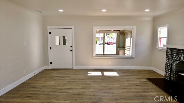 3688 Hoover Street, Riverside CA: https://media.crmls.org/medias/55d2832c-eda5-45ae-882b-5238ababac9a.jpg