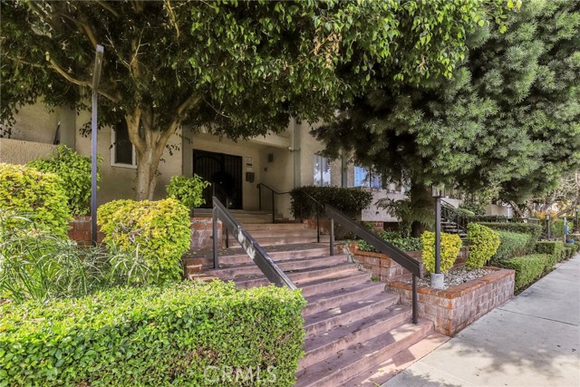 Detail Gallery Image 14 of 16 For 5055 Coldwater Canyon Ave #110,  Sherman Oaks,  CA 91423 - 2 Beds | 2 Baths