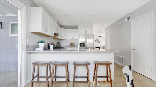 25012 Express Drive, Laguna Hills CA: https://media.crmls.org/medias/55d3acb9-9165-46d8-a900-c577d698a88a.jpg