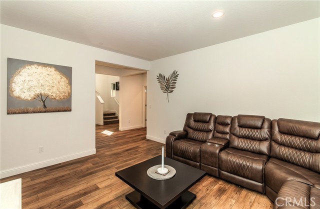 Detail Gallery Image 19 of 43 For 2698 N Arroyo Ave, Fresno,  CA 93727 - 5 Beds | 3/1 Baths