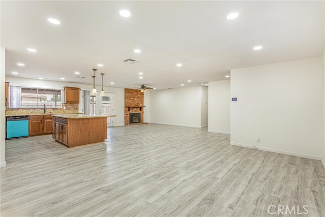 19891 Talihina Road, Apple Valley CA: https://media.crmls.org/medias/55d4508c-dc95-47f7-b3f2-9cd9b73ca889.jpg