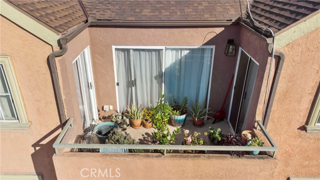 Detail Gallery Image 4 of 39 For 2507 E 15th #304,  Long Beach,  CA 90804 - 2 Beds | 2 Baths