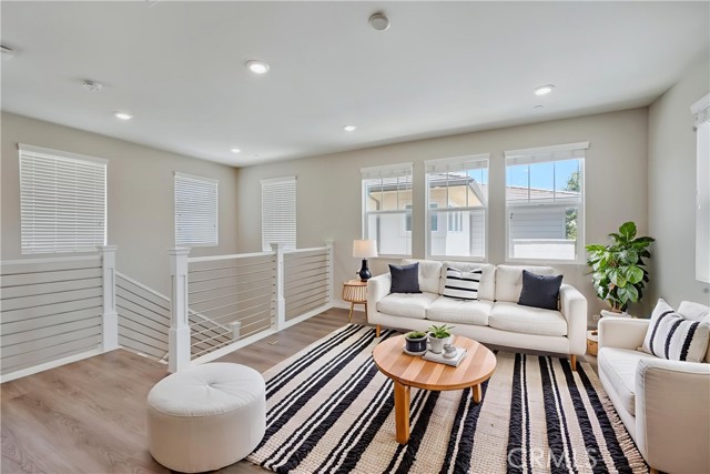 54 Sagan Way, Irvine CA: https://media.crmls.org/medias/55d5ae6c-bf7f-4f81-aaaa-f12433ce57b8.jpg