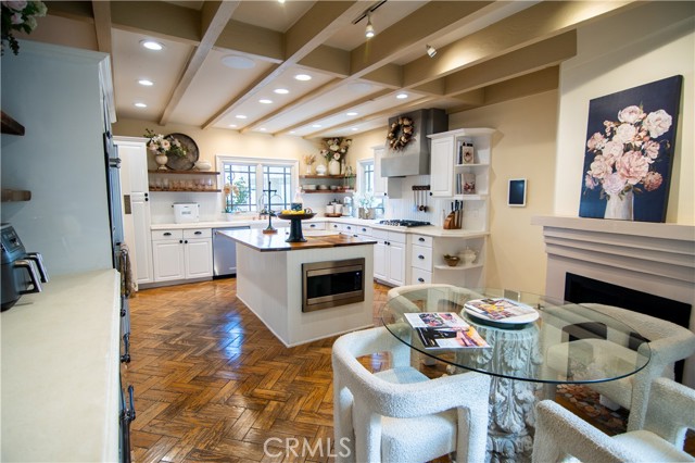 Detail Gallery Image 13 of 41 For 5770 E Lucia, Long Beach,  CA 90803 - 4 Beds | 1/2 Baths