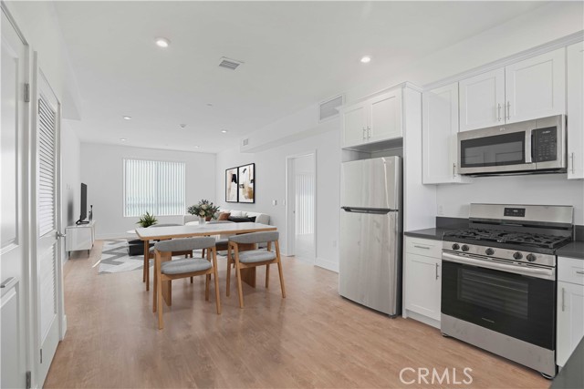 Detail Gallery Image 8 of 32 For 8750 Sepulveda Bld #308,  North Hills,  CA 91343 - 1 Beds | 1 Baths