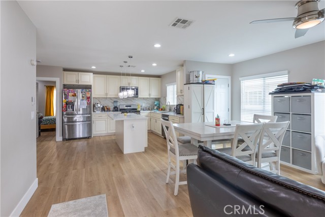 1344 Ximeno Avenue, Long Beach CA: https://media.crmls.org/medias/55d80c5b-39ba-42d4-a8a9-b3e764954279.jpg