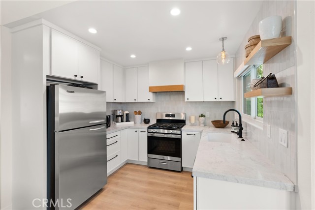 Detail Gallery Image 7 of 26 For 617 1/2 Acacia Ave, Corona Del Mar,  CA 92625 - 2 Beds | 2 Baths