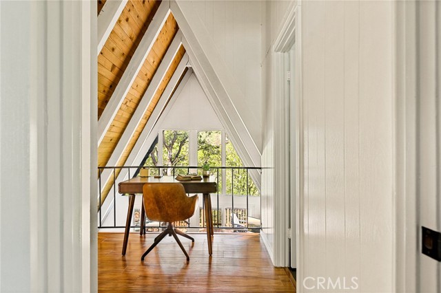 1296 Calgary Drive, Lake Arrowhead CA: https://media.crmls.org/medias/55d8616f-73c0-494b-8e8c-8afb9b3f02fe.jpg