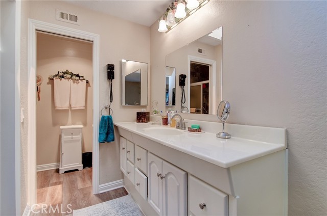 8646 Butte Circle, Huntington Beach CA: https://media.crmls.org/medias/55d9cb0c-fa81-49ce-9b90-180aeb1e5c55.jpg