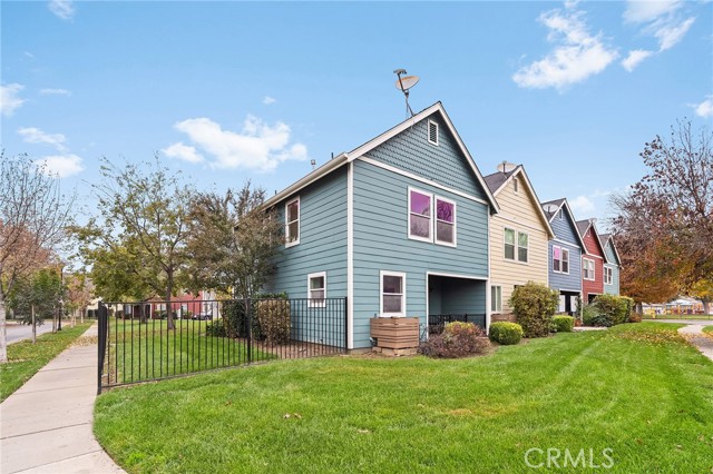 Detail Gallery Image 2 of 40 For 2099 Hartford Dr #20,  Chico,  CA 95928 - 3 Beds | 2 Baths