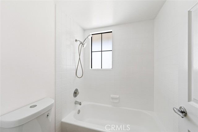 Detail Gallery Image 17 of 38 For 18085 Golden Leaf Ln, Woodcrest,  CA 92504 - 4 Beds | 3 Baths