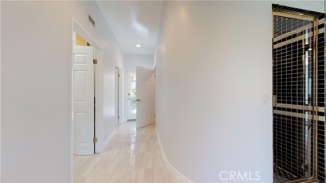 22500 N Summit Ridge Circle, Chatsworth CA: https://media.crmls.org/medias/55db7bee-d88c-488b-88a0-490849855746.jpg
