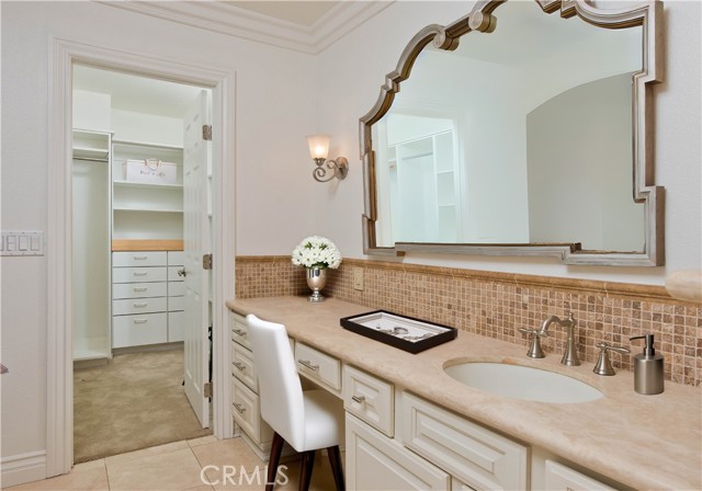 2275 Shadow Spring Place, Westlake Village CA: https://media.crmls.org/medias/55db7e4a-49a5-424c-97cf-3c9b44ceab7f.jpg