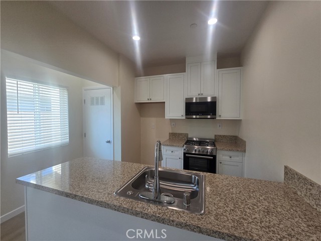 241 2nd Avenue, Upland CA: https://media.crmls.org/medias/55dbc3f9-d37b-477f-9fb9-17485f674be5.jpg