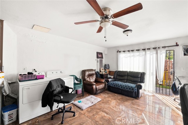 Detail Gallery Image 5 of 20 For 1001 E Camile #A2,  Santa Ana,  CA 92701 - 2 Beds | 1/1 Baths