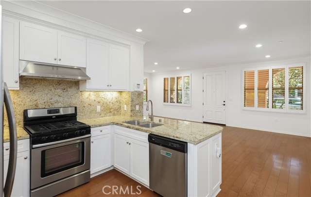 Detail Gallery Image 5 of 34 For 89 Mayfair, Irvine,  CA 92620 - 1 Beds | 1/1 Baths