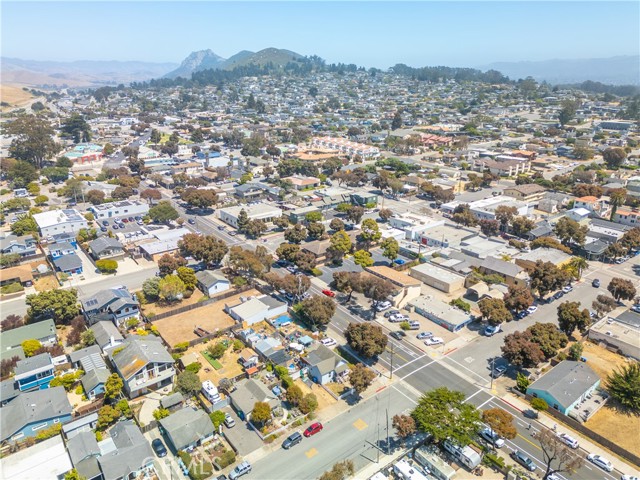 904 Monterey, Morro Bay CA: https://media.crmls.org/medias/55dd29c8-5f15-4c1c-bb5d-15a546513bff.jpg