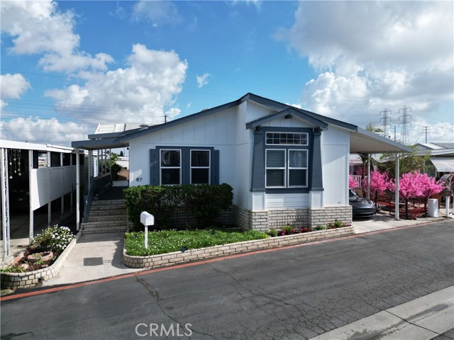 Front Image Thumbnail for CROC26069125