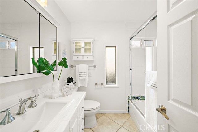 9168 El Azul Circle, Fountain Valley CA: https://media.crmls.org/medias/55ddcfa8-a937-4f61-ab4e-dbaf46ba71ae.jpg