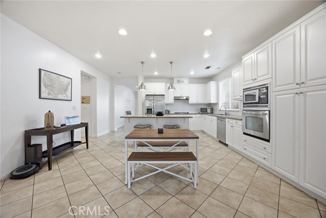 Detail Gallery Image 16 of 37 For 6123 Pilar, Bakersfield,  CA 93306 - 3 Beds | 2 Baths