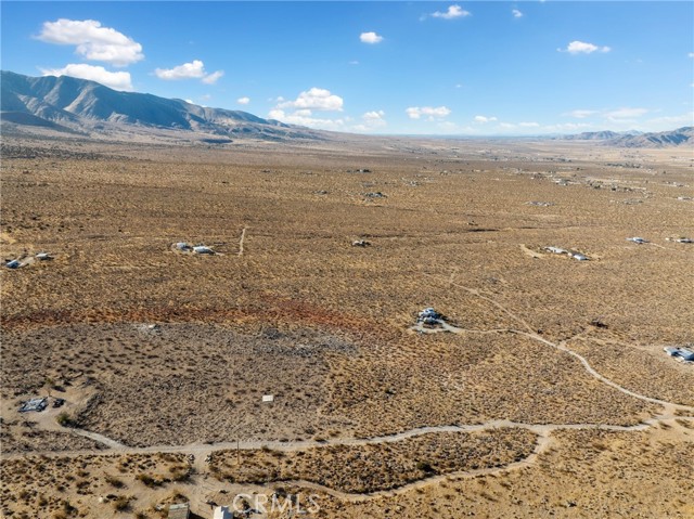 712 Custer Avenue, Lucerne Valley CA: https://media.crmls.org/medias/55debb71-0961-40a1-b728-7a2ce036a4c0.jpg