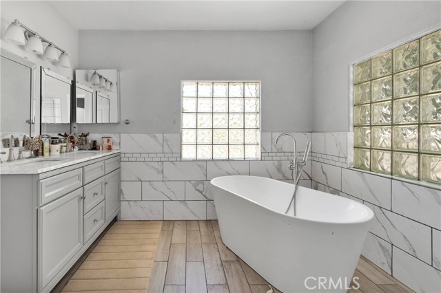 10325 Sheep Creek Road, Phelan CA: https://media.crmls.org/medias/55dee782-f3ed-43ad-9110-2844236818f6.jpg