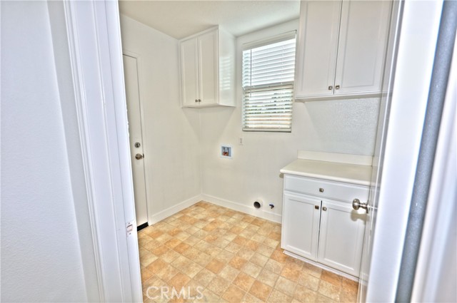 Detail Gallery Image 27 of 36 For 858 Calaveras, Corona,  CA 92878 - 4 Beds | 2/1 Baths