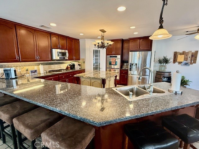 30265 Channel Way Drive, Canyon Lake CA: https://media.crmls.org/medias/55df5c36-cf61-4956-9652-bb096727941a.jpg