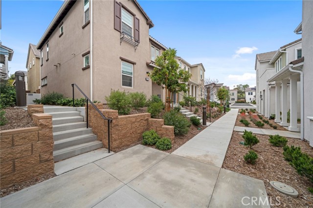 4079 Summer Way, Corona CA: https://media.crmls.org/medias/55df66df-766e-4ad3-bbbe-f7fdb0253b44.jpg