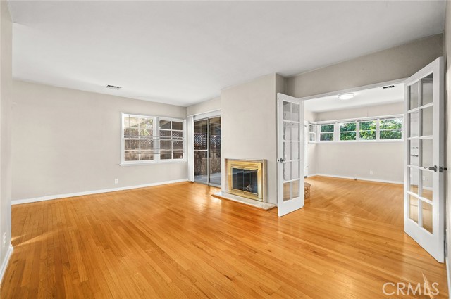 5715 Norwich, Van Nuys CA: https://media.crmls.org/medias/55df74b3-954a-4bd3-8adf-cb1434c958e7.jpg