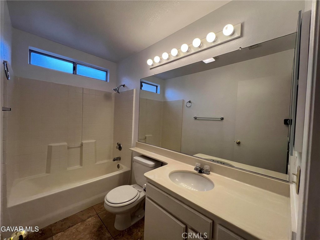 https://media.crmls.org/medias/55dfaa53-3512-4311-8c14-53c37e5d5ff9.jpg?preset=X-Large