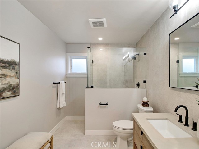 Detail Gallery Image 35 of 43 For 2171 Stearnlee, Long Beach,  CA 90815 - 4 Beds | 3 Baths