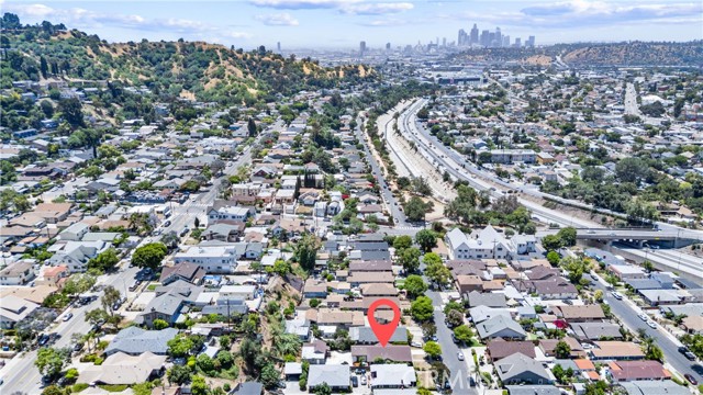 4400 Homer Street, Los Angeles CA: https://media.crmls.org/medias/55e0c604-f2f4-4b31-a9eb-95300639b689.jpg