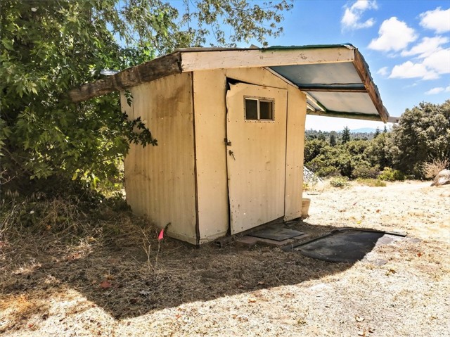 46467 Bissett Station Road, Oakhurst CA: https://media.crmls.org/medias/55e10cad-4f31-4bda-8e19-796fe4582686.jpg