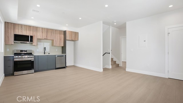 Detail Gallery Image 9 of 35 For 1213 N. Kingsley Dr #1213 1/2,  Los Angeles,  CA 90029 - 4 Beds | 4 Baths