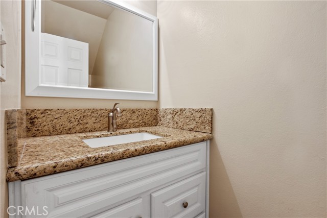 Detail Gallery Image 9 of 19 For 2438 Vista Hogar, Newport Beach,  CA 92660 - 3 Beds | 1/1 Baths