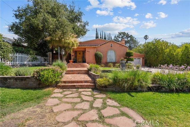 610 S Bel Aire Drive, Burbank CA: https://media.crmls.org/medias/55e3f0ab-78f7-4367-90d9-f45bde28a5b0.jpg