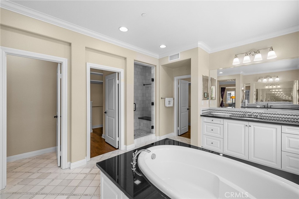 MLS #OC25183394 img 22