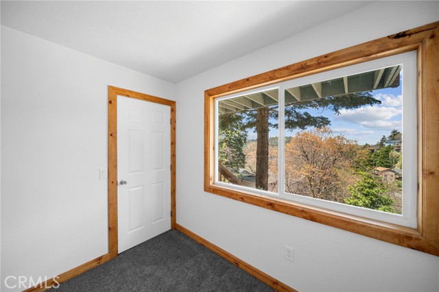 781 Arbula Drive, Crestline CA: https://media.crmls.org/medias/55e446ae-ca6f-4734-b8a5-113a828384b1.jpg